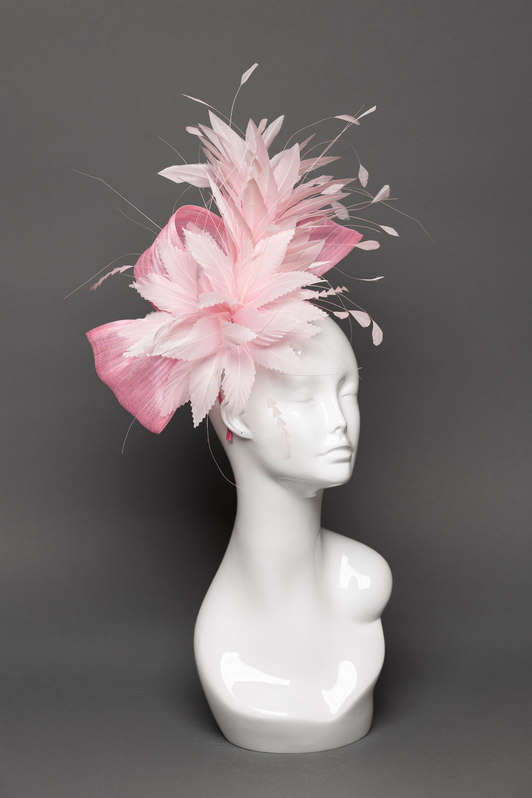 THG3571 - The Hat Girls