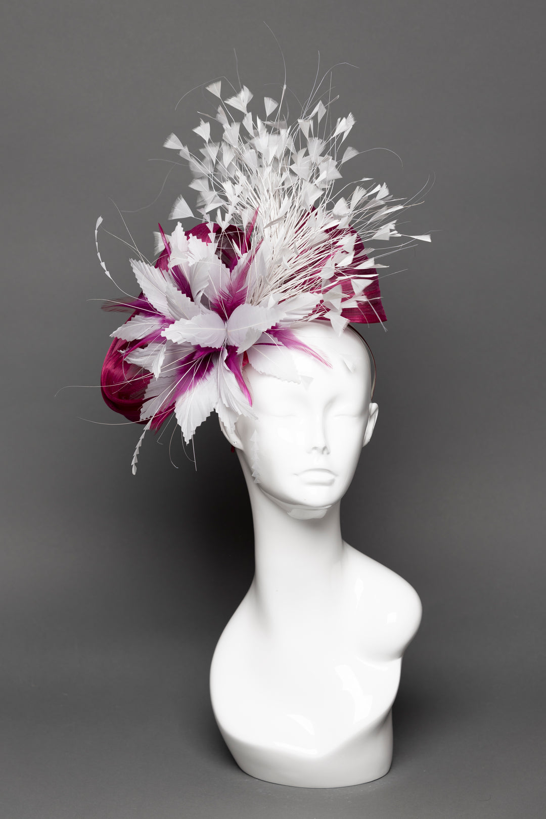 THG3572 - The Hat Girls