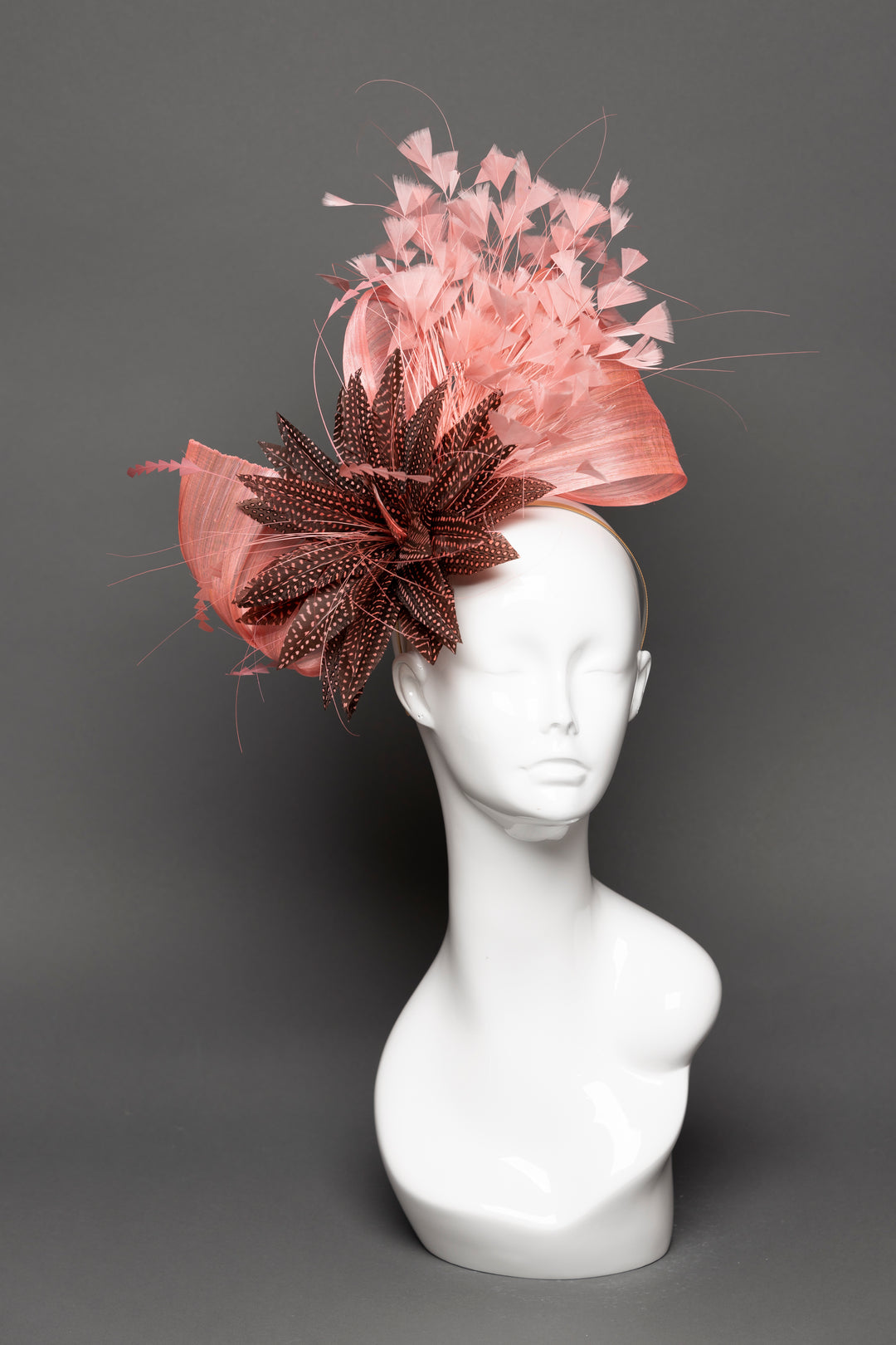 THG3580 - The Hat Girls