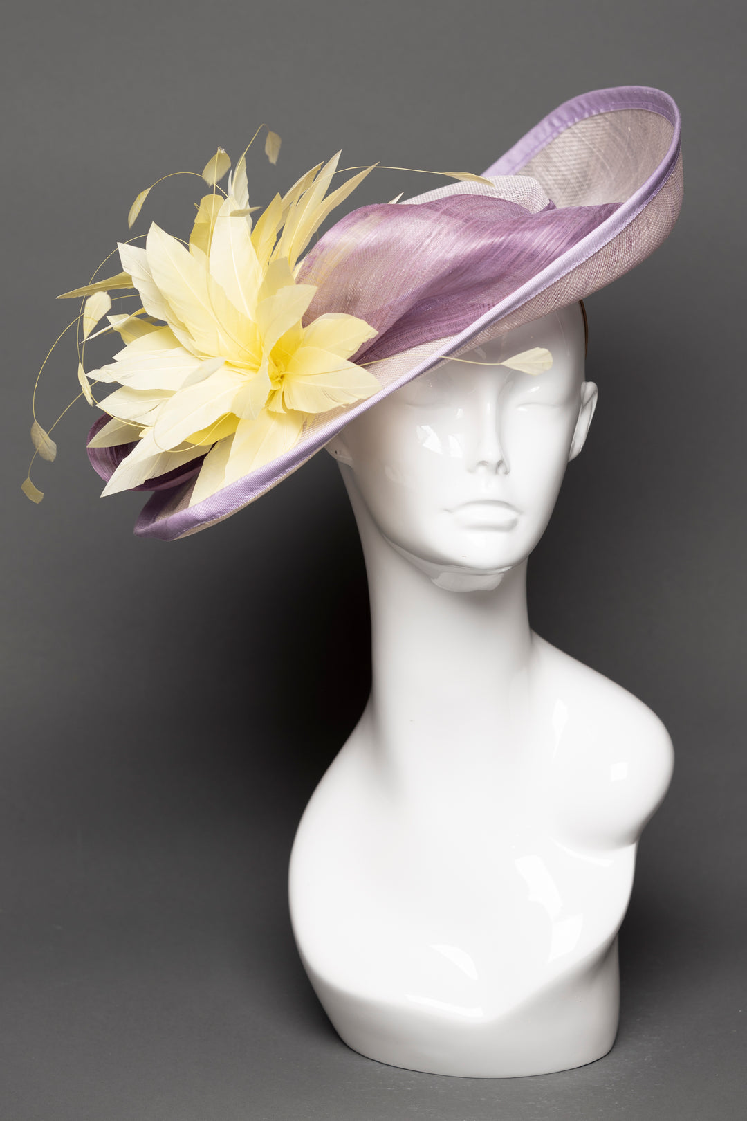 THG3582 - The Hat Girls