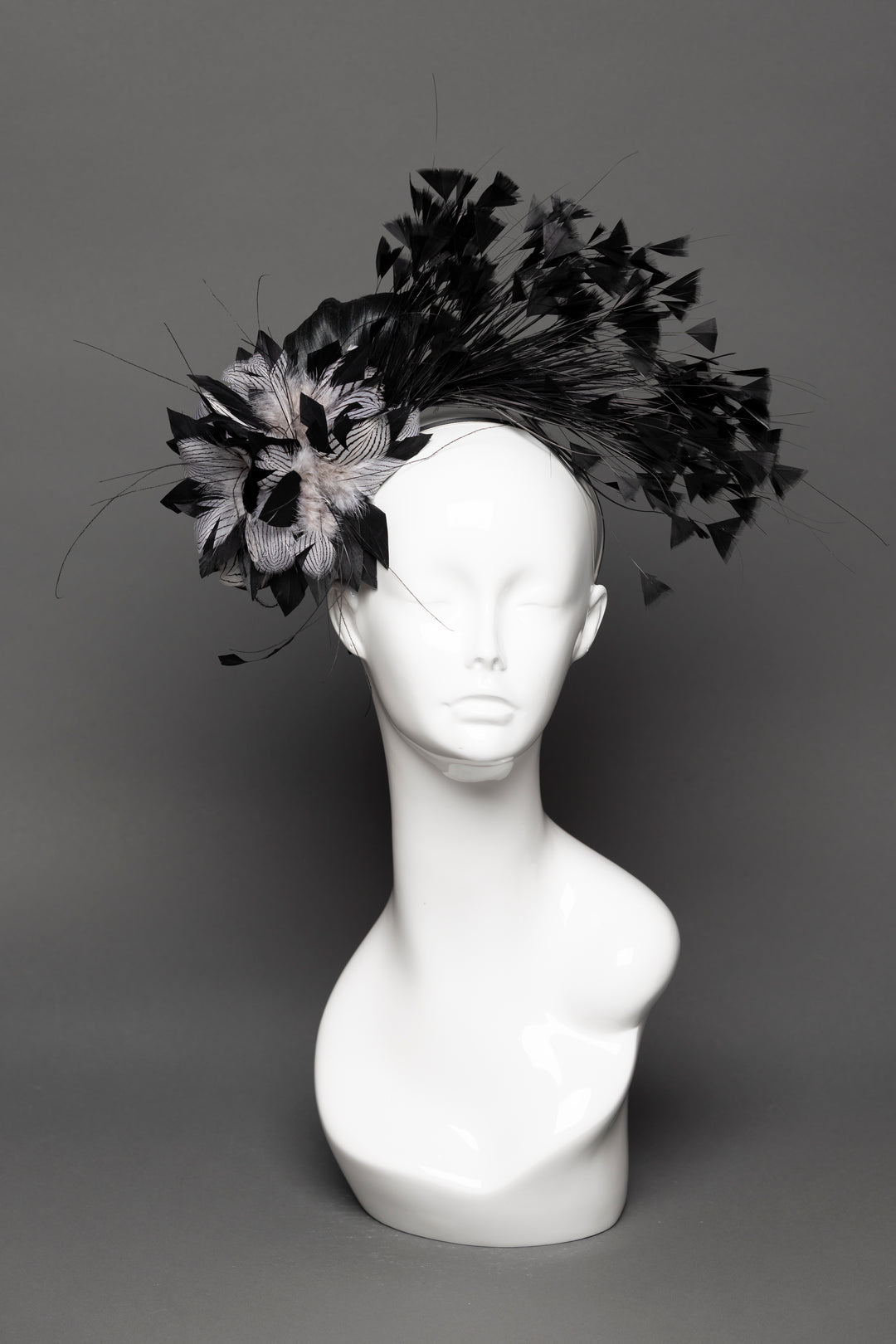 THG3586 - The Hat Girls