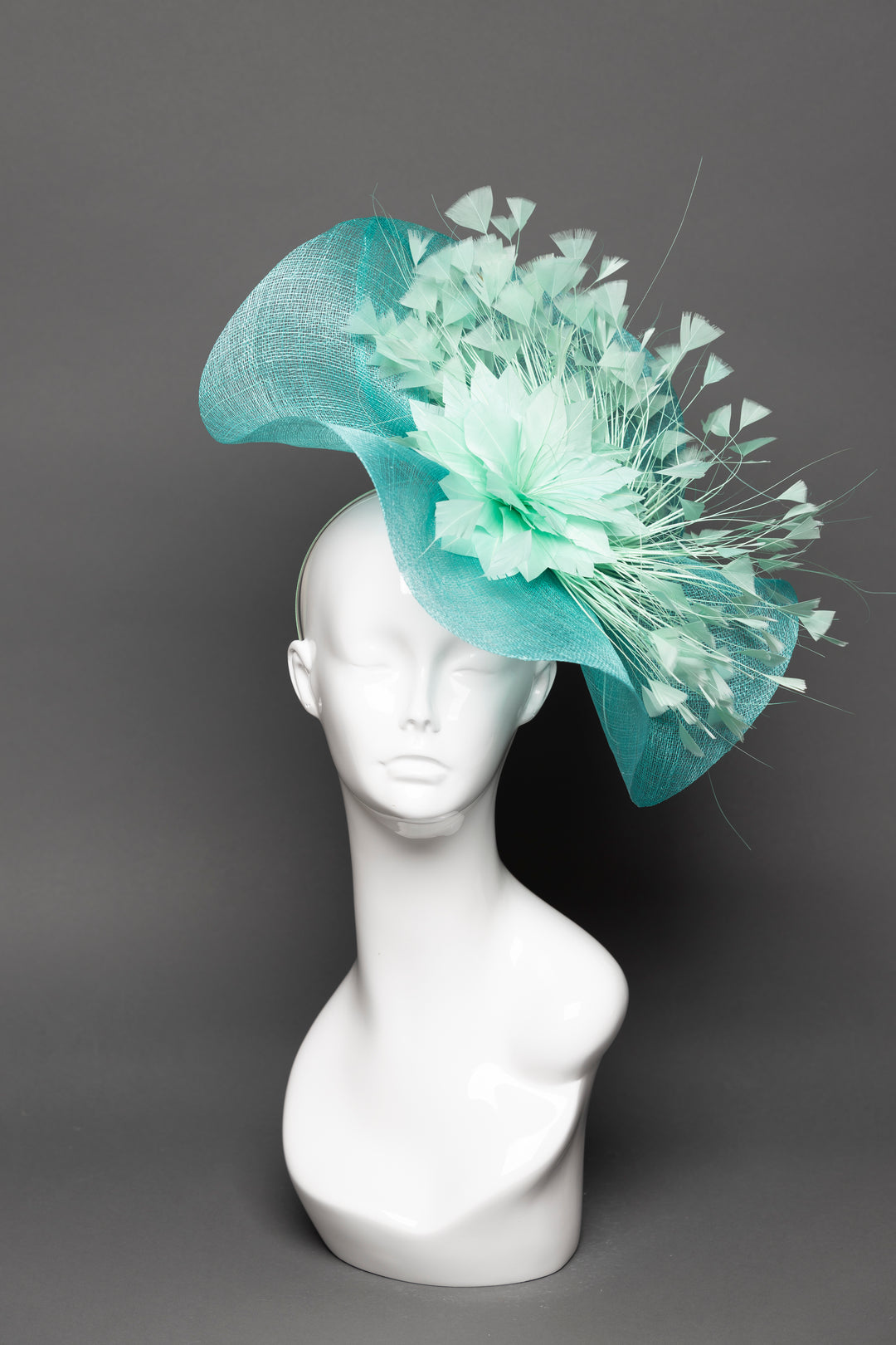 THG3595 - The Hat Girls