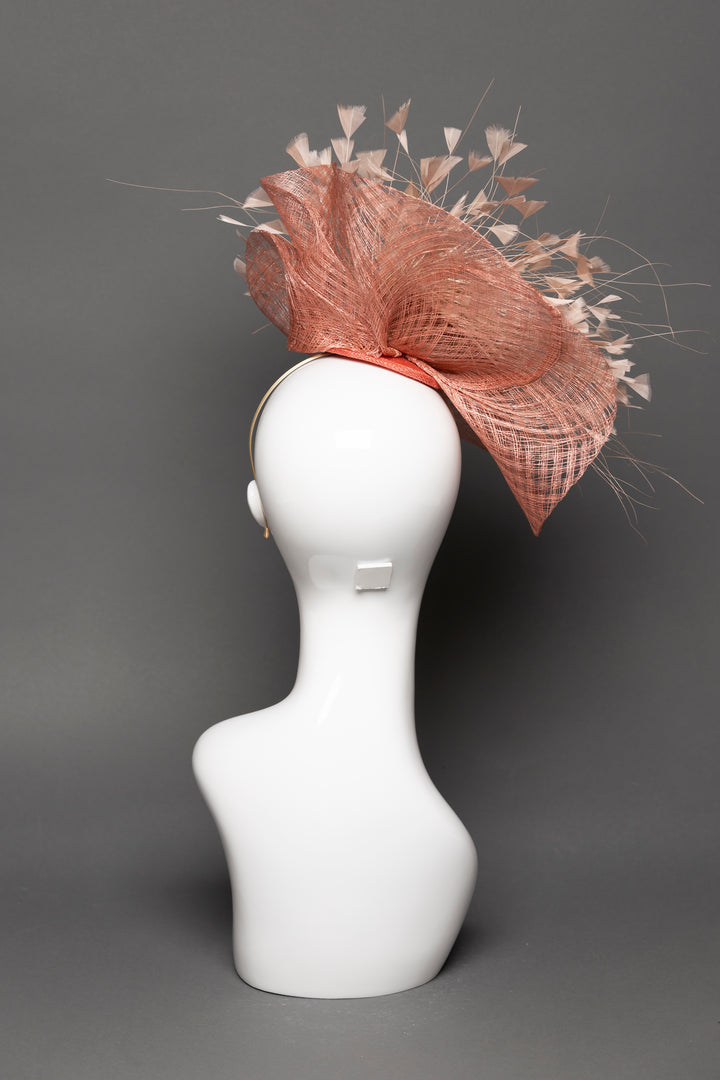 THG3605 - The Hat Girls