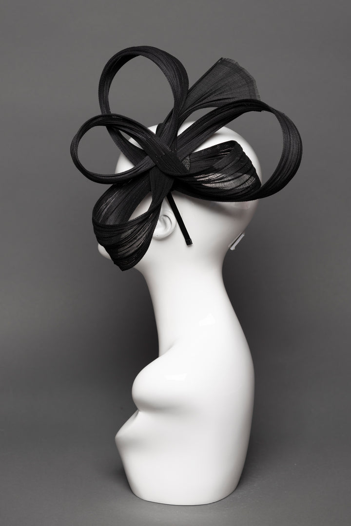 THG3611 - The Hat Girls