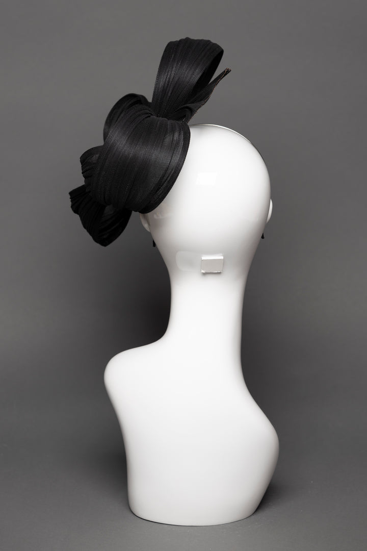 THG3611 - The Hat Girls