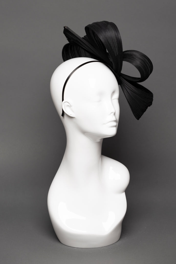 THG3611 - The Hat Girls