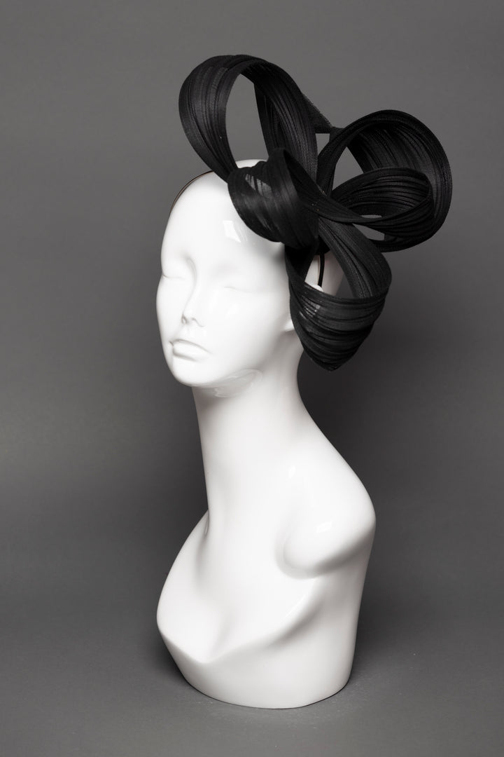 THG3611 - The Hat Girls