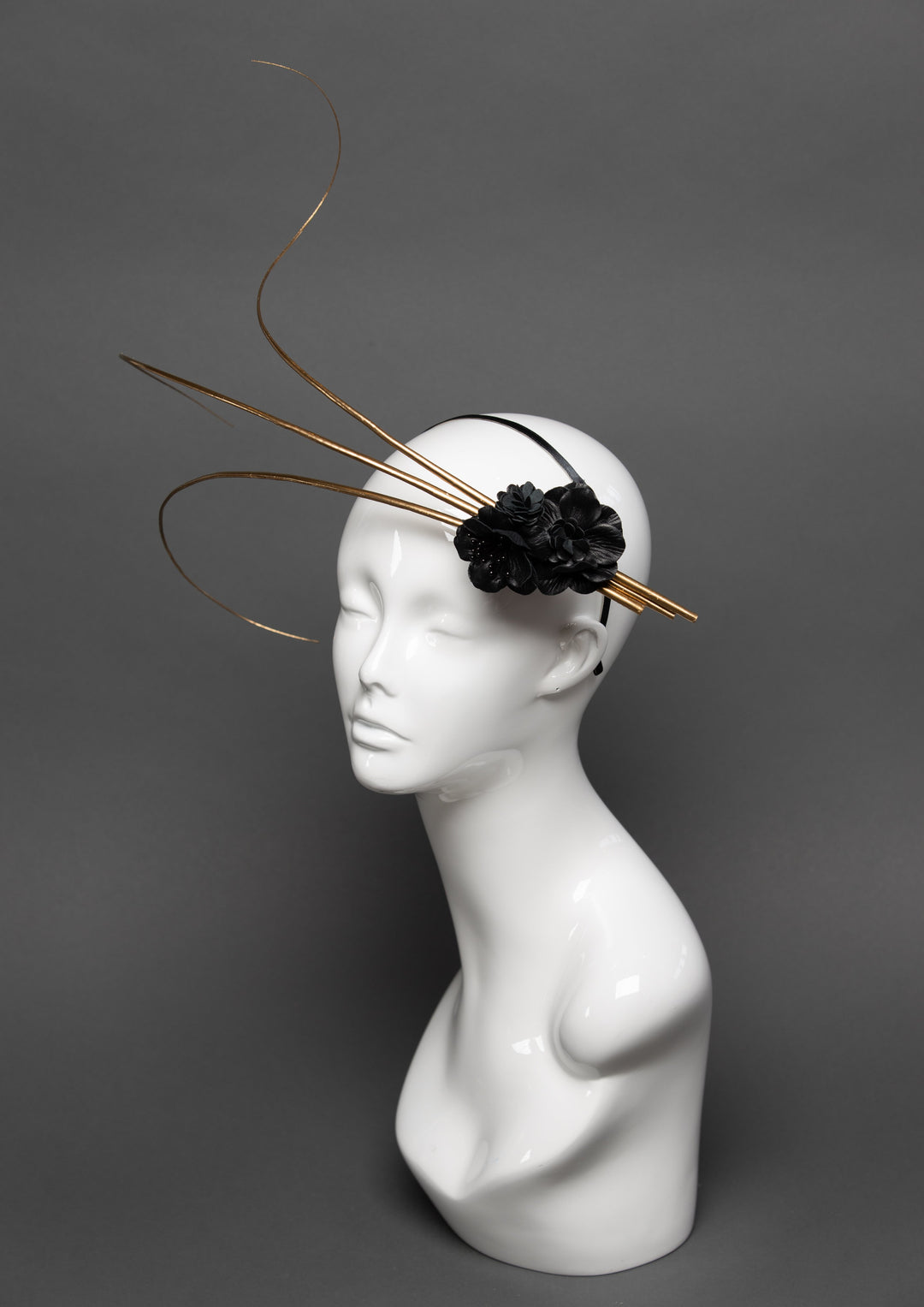 THG2811 - The Hat Girls