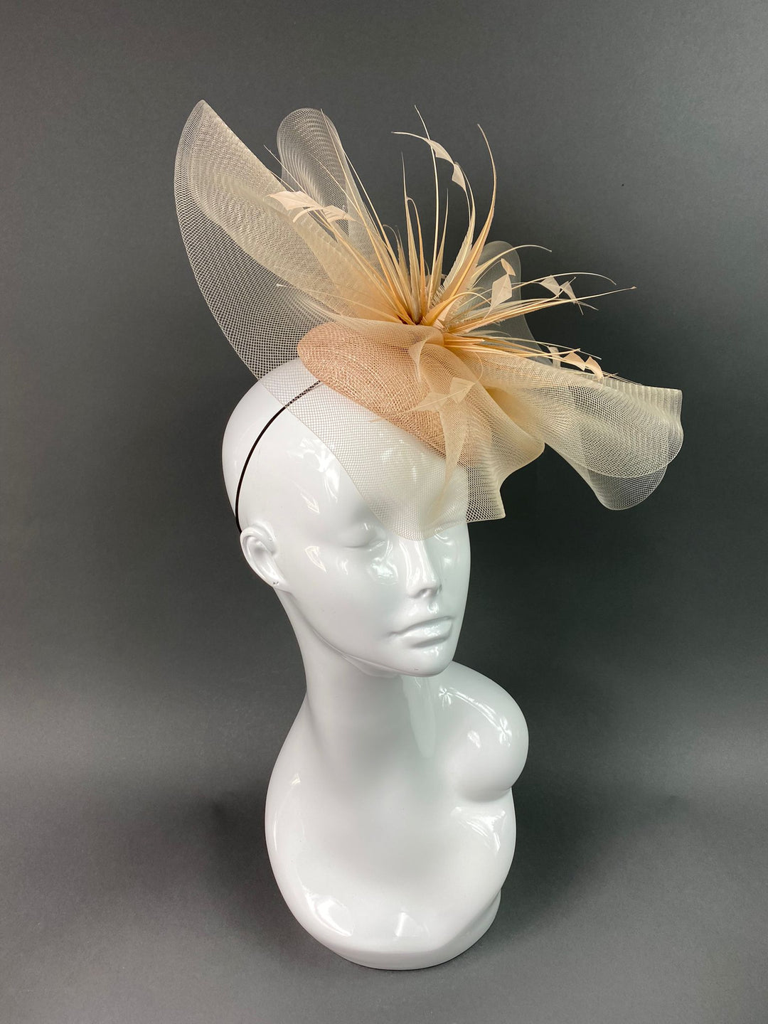 THG3785 - The Hat Girls