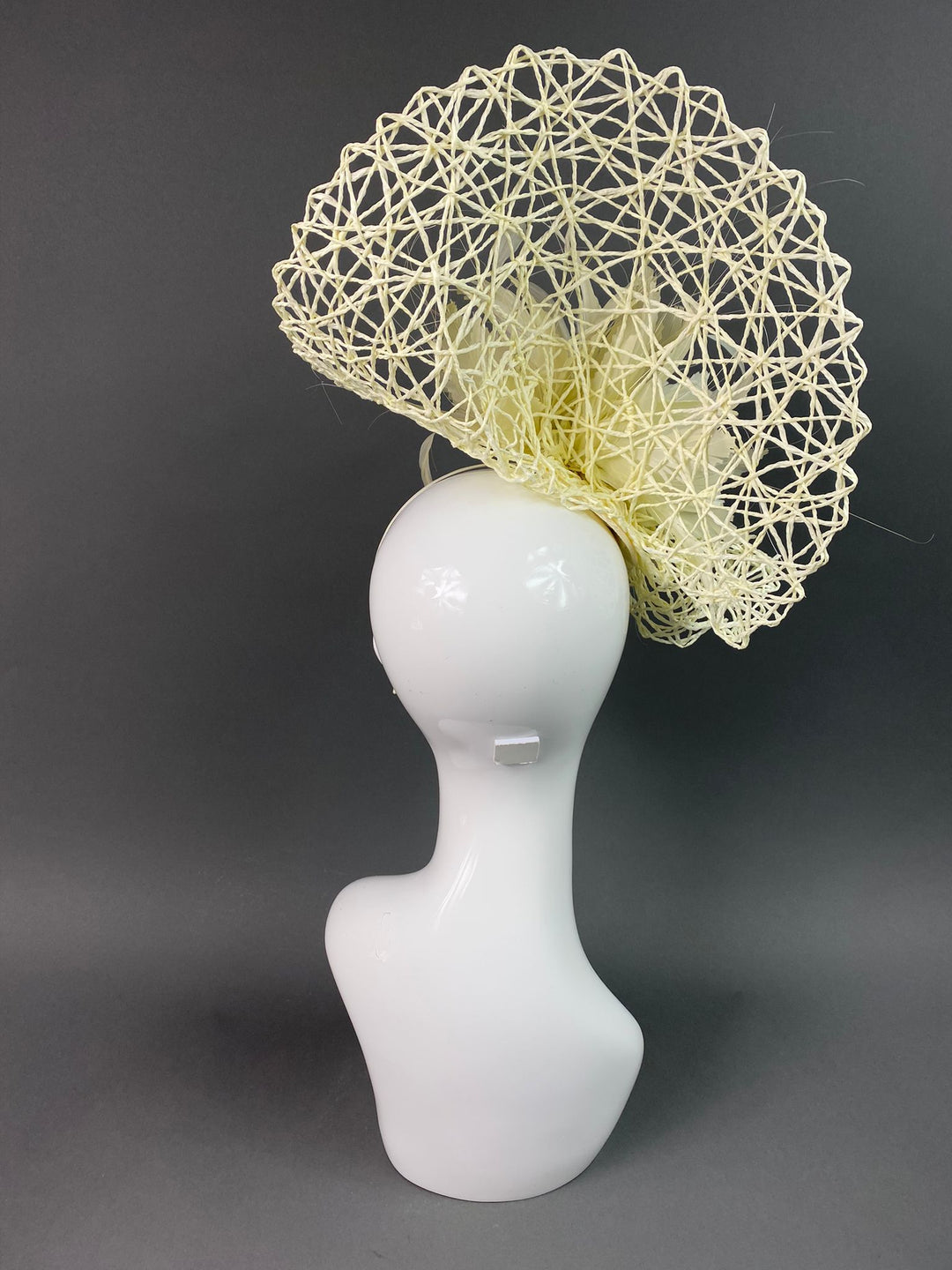 THG3799 - The Hat Girls