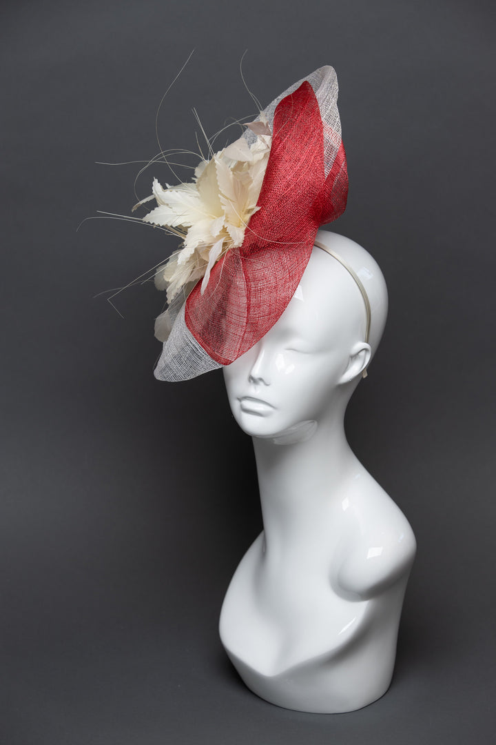 THG2529 - The Hat Girls