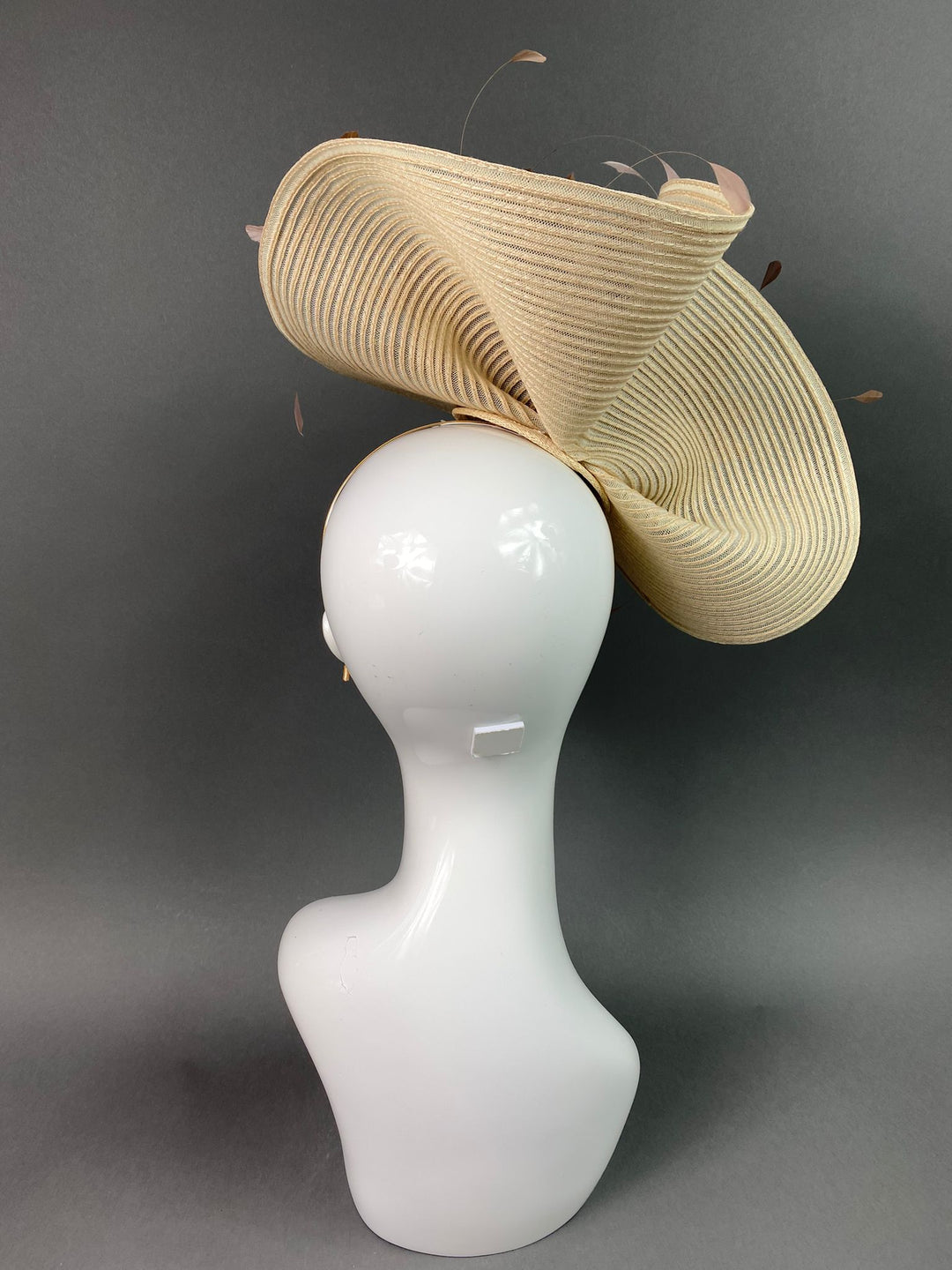 THG3788 - The Hat Girls