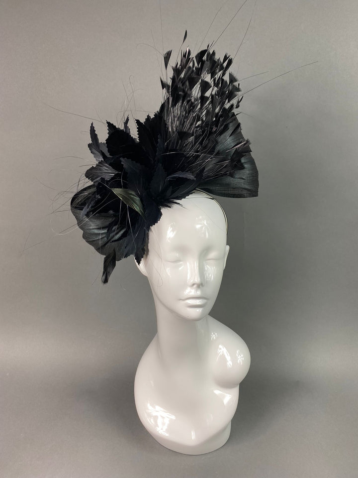 THG3802 - The Hat Girls