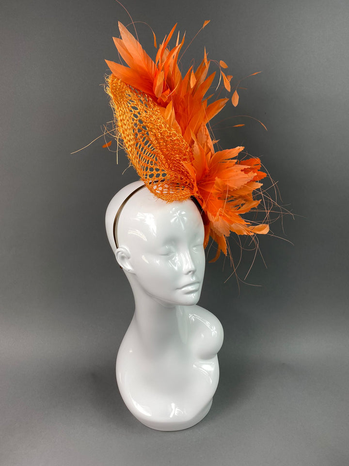 THG3782 - The Hat Girls