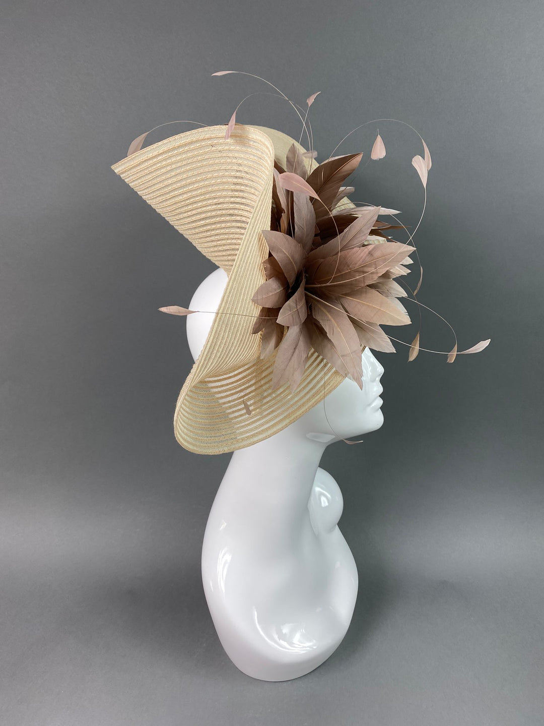 THG3788 - The Hat Girls