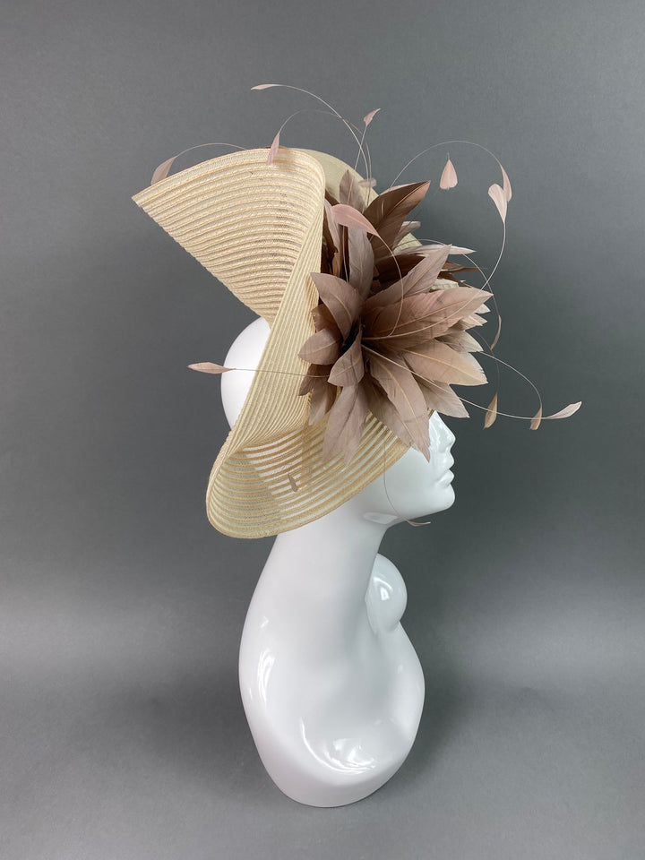 THG3788 - The Hat Girls