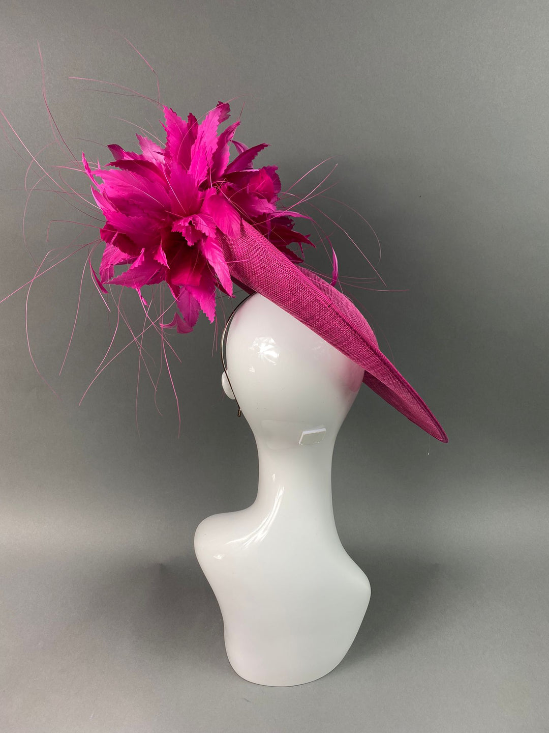 THG3801 - The Hat Girls