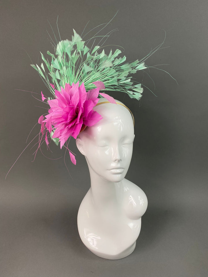 THG3821 - The Hat Girls