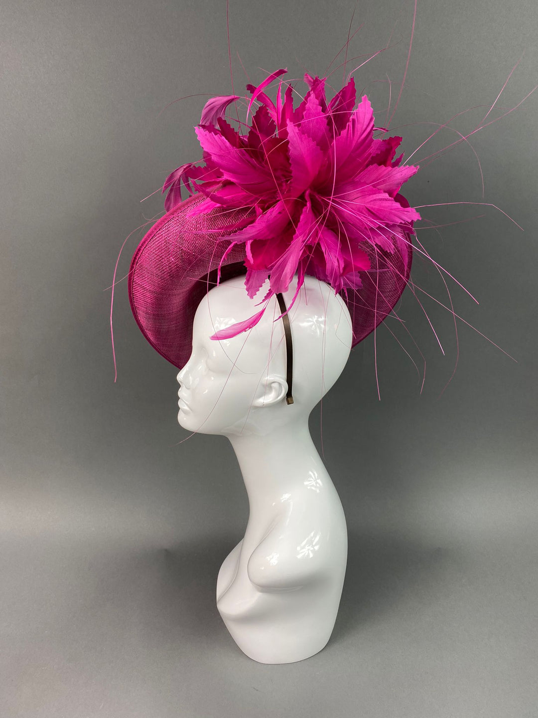 THG3801 - The Hat Girls