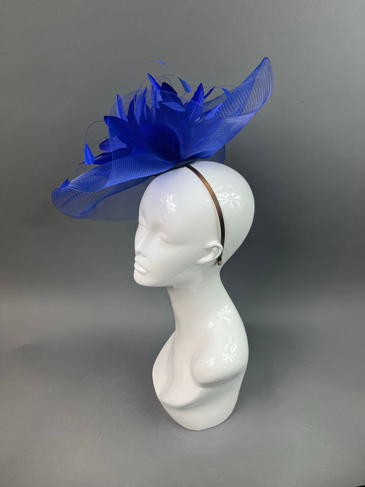 THG3879 - The Hat Girls