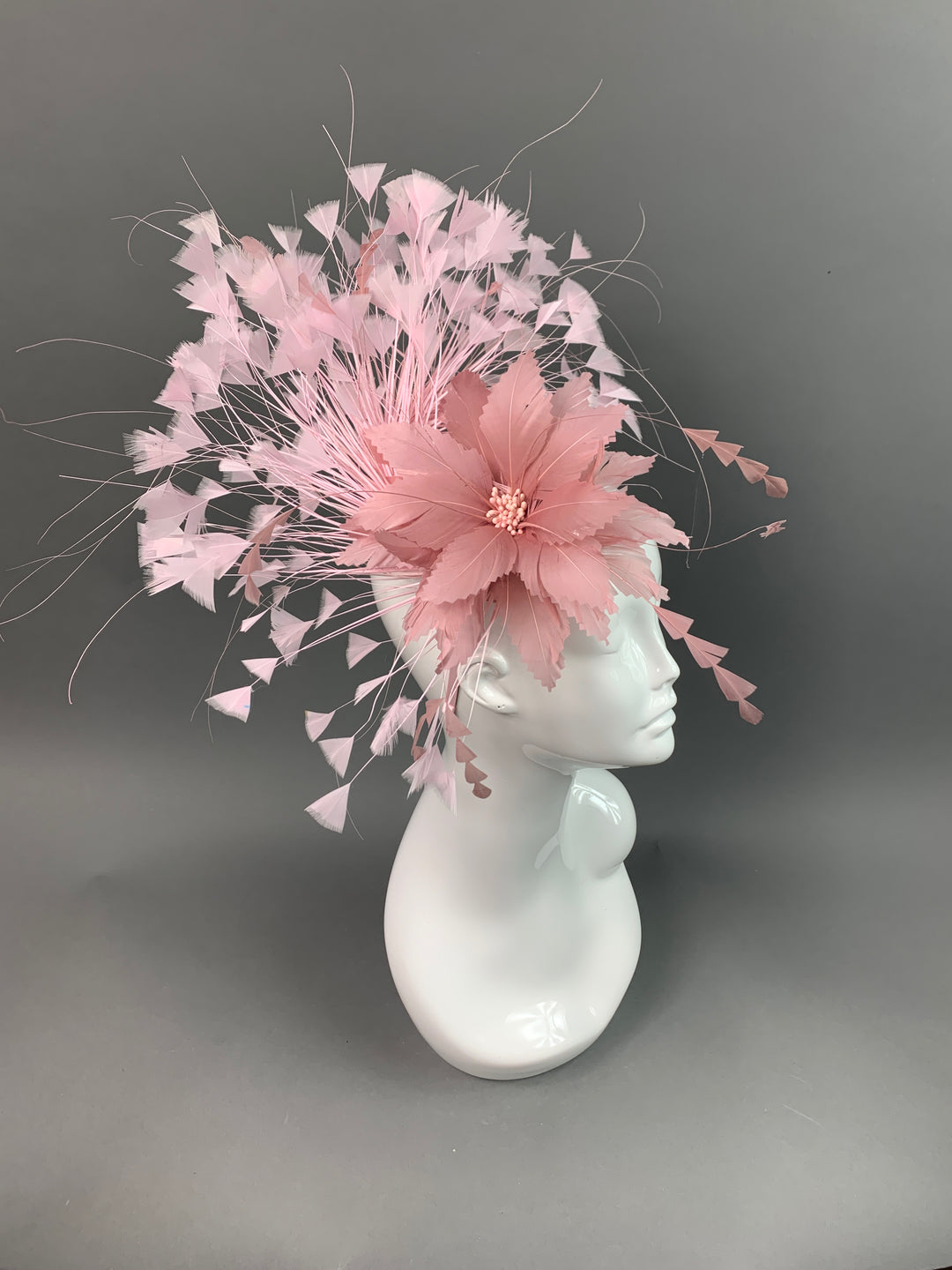 THG3875 - The Hat Girls