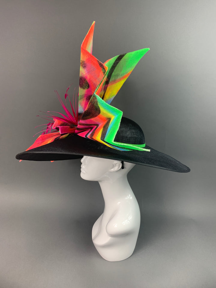 THG3828 - The Hat Girls