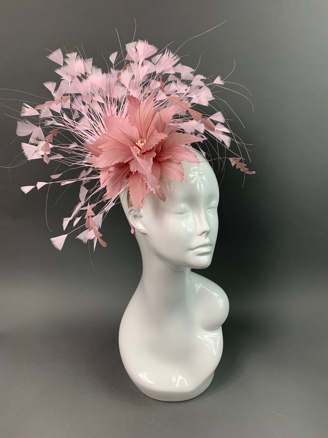 THG3875 - The Hat Girls