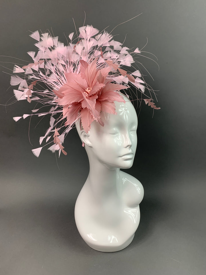 THG3875 - The Hat Girls